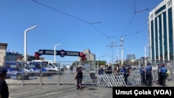 Taksim Meydanı ve çevresi polis barikatlarıyla kapatıldı.