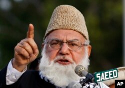 قاضی حسین احمد نے جماعت اسلامی کو پاپولر سیاسی قوت میں تبدیل کرنے کی پالیسی اختیار کی۔ ان کے دور امارت میں جماعت اسلامی نے اسٹریٹ پاور کے طور پر اپنی نمایاں شناخت بنائی۔