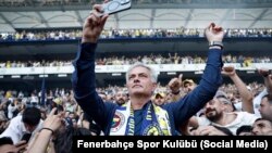 Portekizli teknik direktör Jose Mourinho Fenerbahçe teknik direktörü oldu