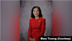 Bà Trương Thị Túy Ngọc, tên tiếng Anh là Mary Truong, hiện là giám đốc điều hành một cơ quan đặc trách người tị nạn và di dân của chính quyền tiểu bang Massachusetts ở miền đông Hoa Kỳ, chuyên hỗ trợ những người này thích nghi với cuộc sống tái định cư và quá trình nhập tịch.