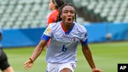 Melchie Dumonay selebrea apre premye gol seleksyon nasyonal Ayiti nan match kalifikasyon pou Mondyal foutbol FIFA a kont Chili nan vil Auckland, La Nouvel Zeland, Mekredi 22 Fevriye, 2023. 