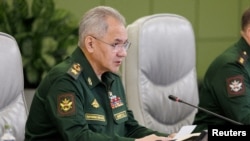 Bộ trưởng Quốc phòng Nga Sergei Shoigu chủ trì một cuộc họp với lãnh đạo các lực lượng vũ trang tại Moscow, Nga, ngày 2/4.