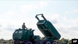 Hệ thống Rốc-két Pháo binh Cơ động Cao (HIMARS) 