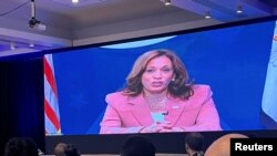 Phó Tổng thống Mỹ Kamala Harris phát biểu qua video tại Diễn đàn Quần đảo Thái Bình Dương (PIF) được tổ chức ở Khách sạn Grand Pacific ở Suva, Fiji, hôm 13/7. 