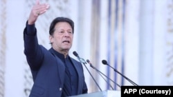 وزیرِ اعظم عمران خان نے لوئر دیر میں جلسے سے خطاب کیا۔ 