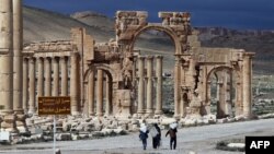 Thành phố Palmyra là nơi tọa lạc một địa điểm di sản thế giới lớn của UNESCO mà các chuyên gia lo ngại các phần tử cực đoan có thể cướp phá và làm hư hại.