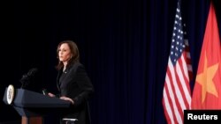 Bà Kamala Harris trong chuyến thăm Việt Nam hồi tháng Tám năm ngoái.