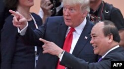 Ông Phúc trong cuộc gặp với Tổng thống Mỹ Donald Trump ở Đức.