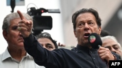 پاکستان تحریکِ انصاف کے چئیر مین اور پاکستان کے سابق وزیرِ اعظم عمران خان۔ فائل فوٹو