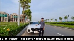 Trần Văn Hoàng nói về lỗi trên một xe VinFast Lux A2.0, video được Facebooker Nguyễn Thái Báo chia sẻ lại, 28/4/2021.