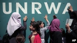 Gazze savaşının başladığı Ekim 2023’ten bu yana İsrail, Hamas'ın UNRWA'ya sızdığını, bazı çalışanlarının İsrail'e yönelik 7 Ekim saldırısında yer aldığını iddia ediyor.