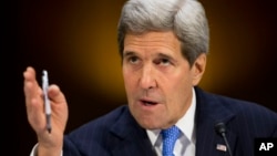 Ngoại trưởng John Kerry điều trần tại Trụ sở Quốc hội ở Washington, 11/3/2015, trước Uỷ ban Đối ngoại Thượng viện. 