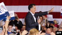 Ông Mitt Romney phát biểu tại một cuộc vận động ở Reno, Nevada