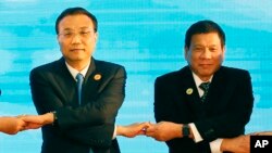 Tổng thống Philippines Rodrigo Duterte và Thủ tướng Trung Quốc Lý Khắc Cường, ngày 07/09/2016.