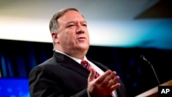 Hôm 17/05/2020, Ngoại trưởng Hoa Kỳ Mike Pompeo nói ông tin rằng Trung Quốc đã đe dọa can thiệp vào công việc của các nhà báo Hoa Kỳ ở Hong Kong.