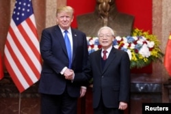 Tổng thống Mỹ Donald Trump tháng trước cáo buộc Việt Nam là nước "lạm dụng" thương mại với Mỹ còn tệ hơn cả Trung Quốc.