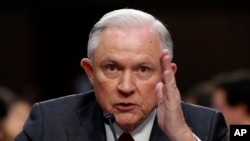 Bộ trưởng Tư pháp Mỹ Jeff Sessions điều trần tại Ủy ban Ngoại giao Hạ viện về vai trò của ông trong việc xa thải giám đốc FBI James Comey, và những mối liên hệ của ông với Nga trong chiến dịch bầu cử Tổng thống.