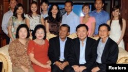 Hai gia tộc của ông Hun Sen và Thaksin Shinawatra có mối quan hệ gần gũi