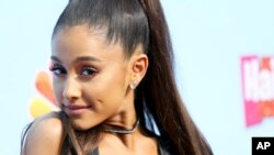 Ariana Grande vừa phải hủy show diễn tại thành phố HCM chỉ vài giờ trước khi dự kiến diễn ra vào đêm 23/8 tại sân vận động Quân Khu 7. Cô nói vì lý do sức khỏe nên bác sỹ không cho cô biểu diễn cho khán giả TpHCM dù đã bán vé.