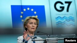 Chủ tịch Ủy ban Châu Âu Ursula von der Leyen phát biểu trong một cuộc họp báo trước hội nghị thượng đỉnh G7, tại trụ sở EU ở Brussels, Bỉ, ngày 10 tháng 6, 2021. 