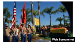 Chiến sĩ Thủy quân Lục chiến Hoa Kỳ cử hành lễ an táng 81 chiến sĩ VNCH, ngày 26/05/2019. Photo Viễn Đông Daily.