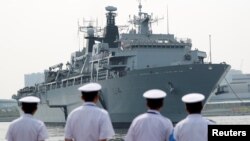 Chiến hạm HMS Albion cập cảng ở Tokyo hôm 3/8.