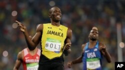 Usain Bolt của Jamaica thắng cuộc đua bán kết 200 mét nước rút ở Olympic Rio, 17/8/2016.