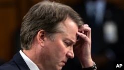 Ứng viên được đề cử vào Tòa án Tối Cao Mỹ, Brett Kavanaugh chờ điều trần trước Ủy ban Tư pháp Thượng viện Hoa Kỳ trong ngày thứ 3 của tiến trình chuẩn thuận, tại Điện Capitol. Ảnh chụp ngày 6/9//2018 . (AP Photo/J. Scott Applewhite)