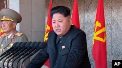 Lãnh tụ Kim Jong Un tuyên bố Bắc Triều Tiên đã chế tạo được các đầu đạn hạt nhân thu nhỏ có thể gắn vào các phi đạn đạn đạo.