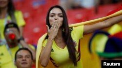 Một nữ cổ động viên trên khán đài sân vận động Spartak ở Moscow trong trận đấu giữa Colombia và Anh ở vòng 16 đội trong khuôn khổ giải vô địch bóng đá thế giới 2018.