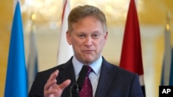 Bộ trưởng Quốc phòng Anh Grant Shapps.