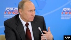 Thủ tướng Nga Vladimir Putin nói thỏa thuận mậu dịch tự do sẽ bỏ thuế quan xuất và nhập khẩu đối với một số hàng hóa