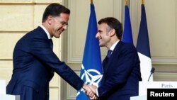 NATO Genel Sekreteri Mark Rutte ve Fransa Cumhurbaşkanı Emmanuel Macron Paris’te Elysee Sarayı’nda biraraya geldi.
