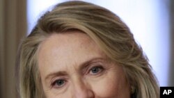 Ngoại trưởng Hoa Kỳ Hillary Clinton trả lời họp báo tại Bộ Ngoại giao ở Washington, ngày 30/4/2012