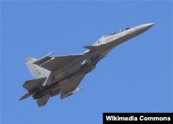 Chiến đấu cơ Su-30MKI do Nga sản xuất. Việt Nam đã đặt mua và đã được giao 8 trong số 12 máy bay chiến đấu SU-30MK trong thương vụ trị giá lên tới 600 triệu đôla.