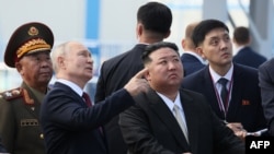 Tổng thống Nga Vladimir Putin và Lãnh tụ Triều Tiên Kim Jong Un tại Vostochny Cosmodrome, vùng Amur, Nga, 13/9/2023. 