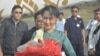 Bà Aung San Suu Kyi thăm bang Kachin (Ảnh của-Kyaw kyaw Oo) 