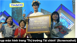 Chu Ngọc Quang Vinh, học sinh trung học ở Yên Bái, đang là nạn nhân của dư luận và hệ thống chính trị tại Việt Nam sau bài viết chỉ chia sẻ cho một nhóm nhỏ các bạn của mình.