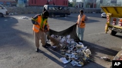 اسلام آباد: پی ٹی آئی مظاہرین کی واپسی کے بعد صفائی ستھرائی