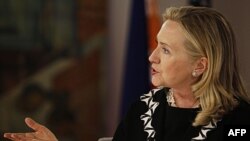 Ngoại trưởng Hoa Kỳ Hillary Rodham Clinton phát biểu trong cuộc họp các học giả Philippines tại Manila, ngày 16/11/2011