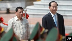 Tổng thống Philippines Rodrigo Duterte và Chủ tịch nước Việt Nam Trần Đại Quang tại Hà Nội, ngày 29 tháng 9 năm 2016.