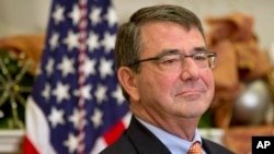 Bộ trưởng Quốc phòng Hoa Kỳ Ashton Carter trở thành bộ trưởng quốc phòng thứ tư trong sáu năm cầm quyền của Tổng thống Mỹ Barack Obama