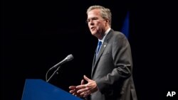 Ứng cử viên tổng thống Mỹ của đảng Cộng hòa, ông Jeb Bush, nói: “Ngay cả các cựu quan chức hàng đầu của ông Obama cũng tin rằng thoả thuận sắp đạt được sẽ không thể làm cho Iran ngưng thủ đắc vũ khí hạt nhân”. (AP Photo/Erik Schelzig)