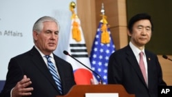 Ngoại trưởng Hoa Kỳ Tillerson (trái) và Ngoại Trưởng Hàn Quốc Yun Byung-se tại Seoul, Hàn Quốc, ngày 17/3/2017.