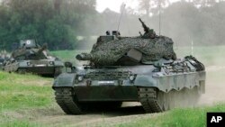 Xe tăng Leopard 1 của Đức (chụp năm 2000).