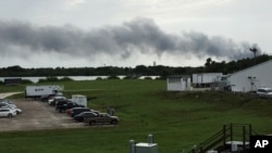 Khói bốc lên từ địa điểm phóng tên lửa của SpaceX ở Cape Canaveral, bang Florida, 1/9/2016.