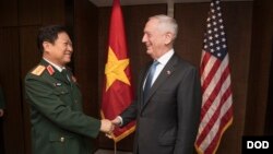 Bộ trưởng Quốc phòng Mỹ Mattis đã thăm Việt Nam tháng 1/2018