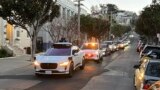 Xe Taxi robot của Waymo ngừng bất thường làm kẹt xe tại San Francisco ngày 15/2/2023.