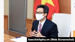 Phó thủ tướng Vũ Đức Đam họp trực tuyến với Giám đốc WHO khu vực Tây Thái Bình Dương Takeshi Kasai vào ngày 17/6/2021. 